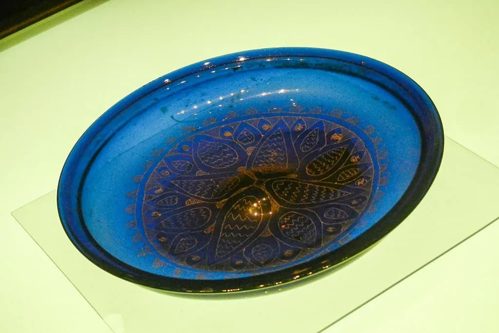 The Islamic Glassware