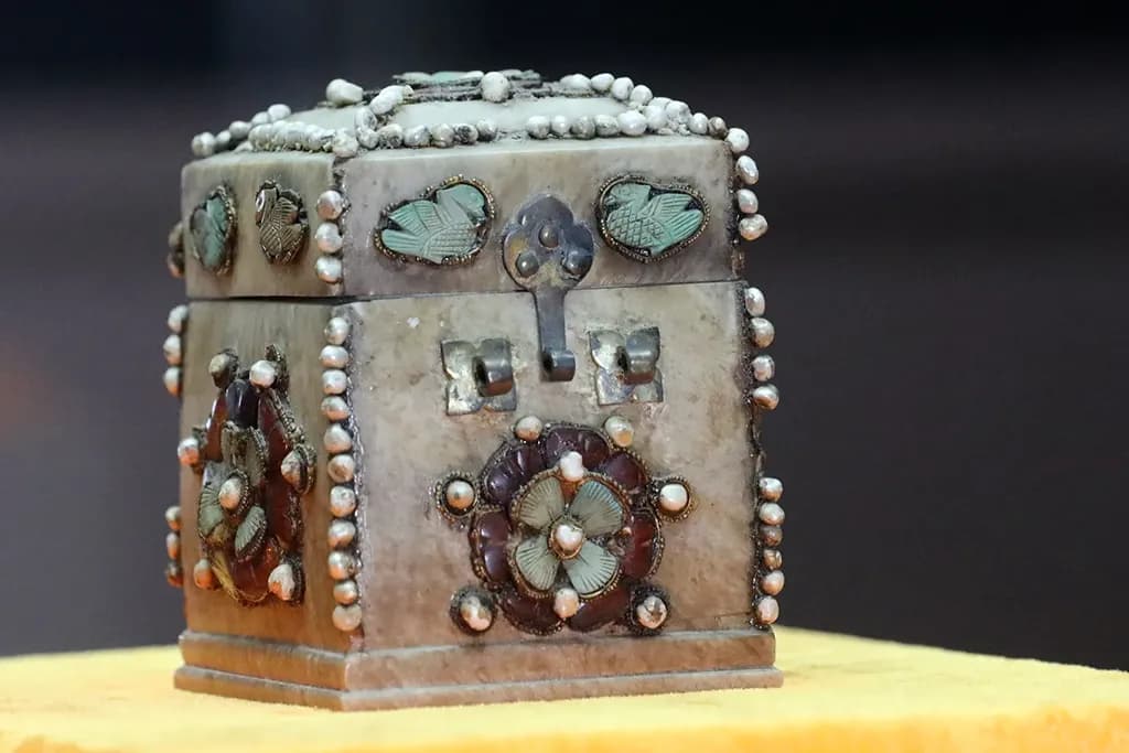 The Ultimate Treasure Box