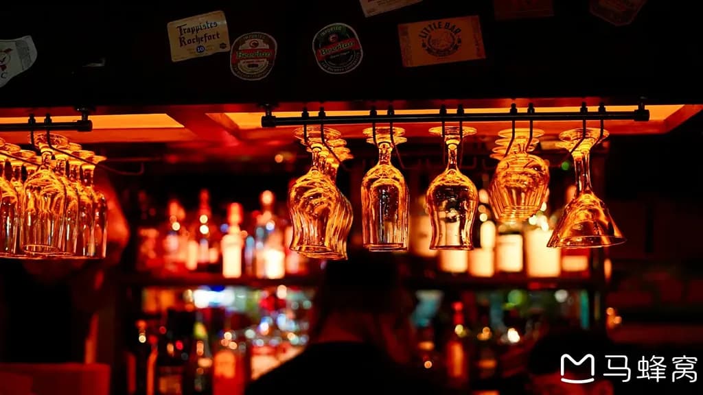 Little Tavern (Xiao Jiuguan)