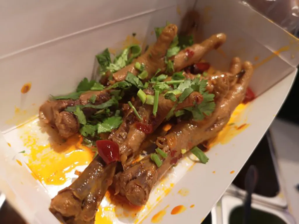 spicy hotpot-flavored chicken feet