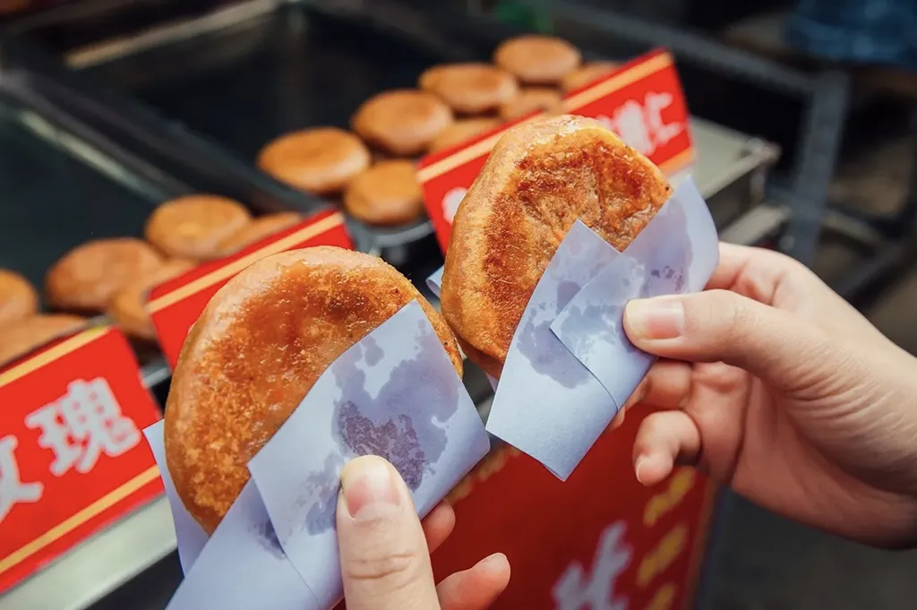 Huáng Guì Shìzi Bǐng (Persimmon Cake with Osmanthus)