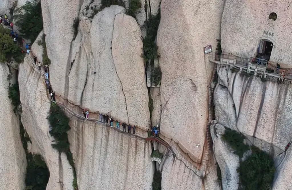 Huashan Mountain（华山, Huàshān）