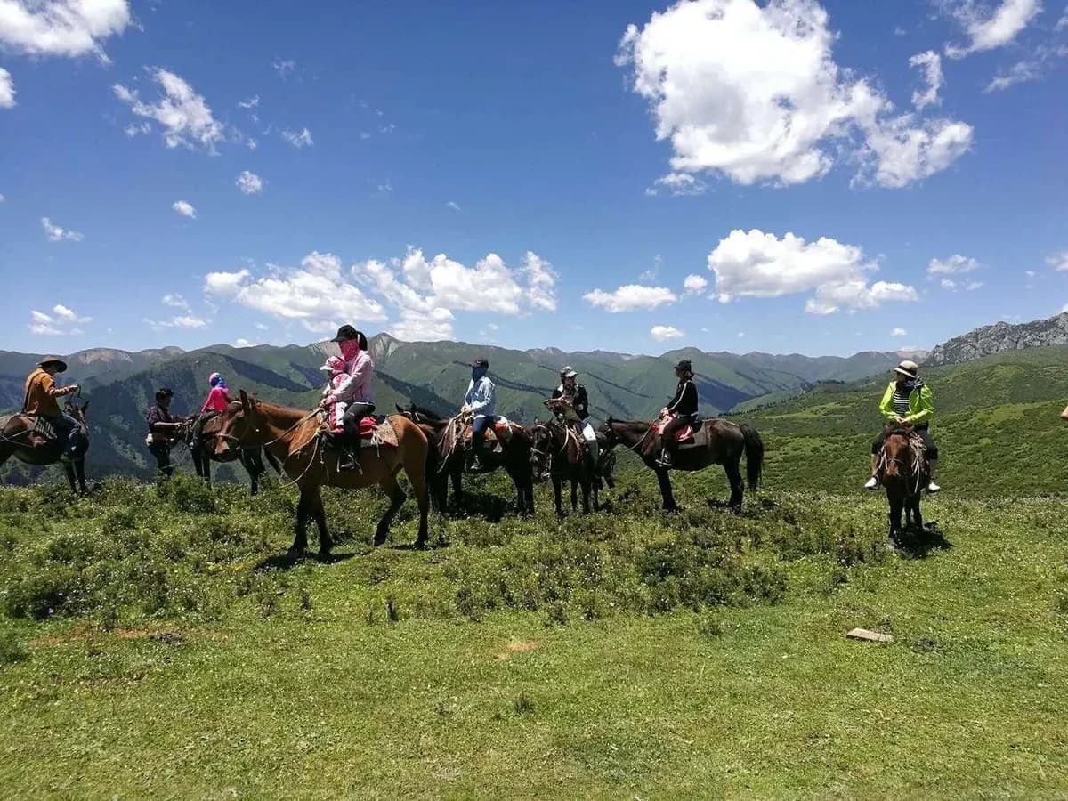 Horseback Riding Tour in Songpan