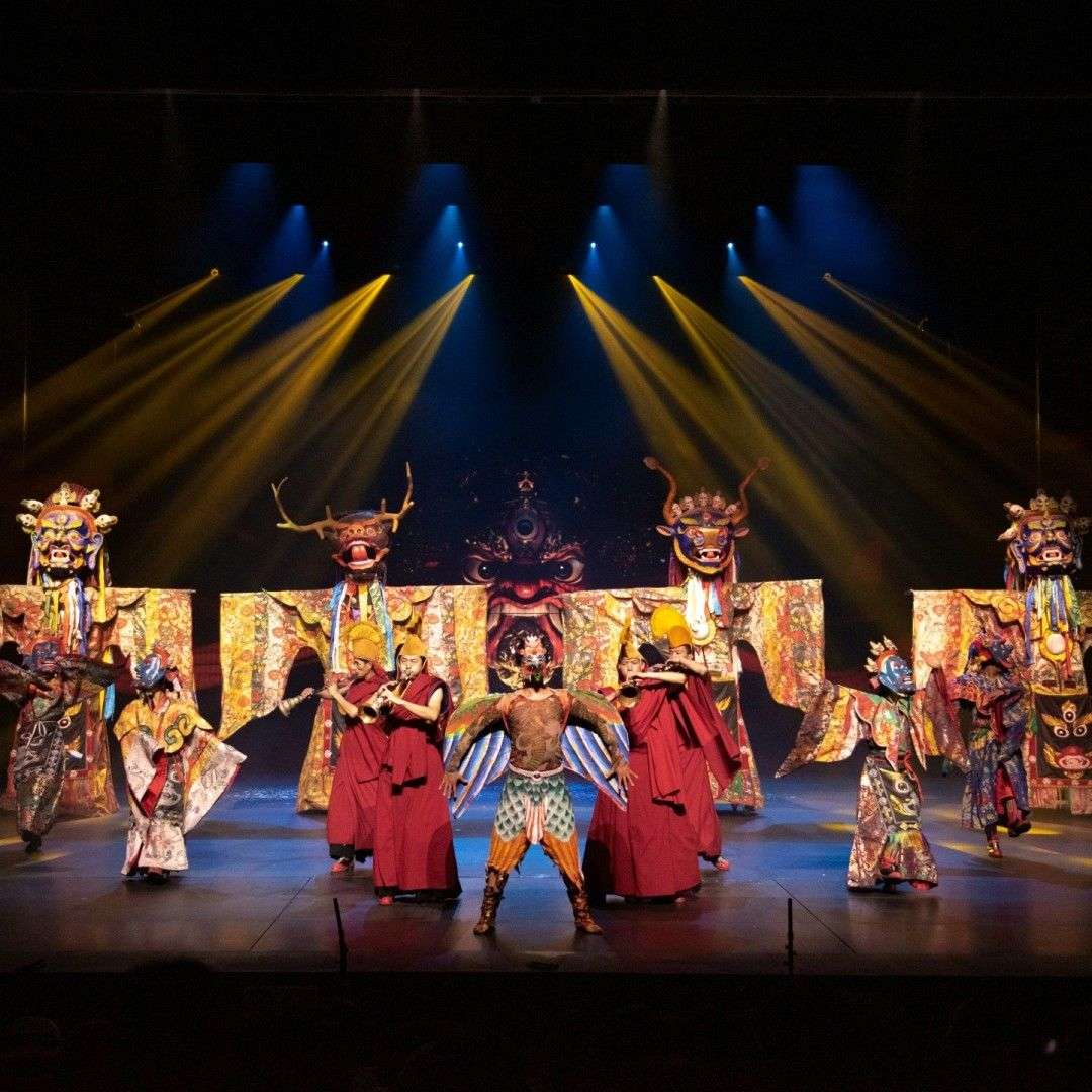evening performances in Jiuzhaigou