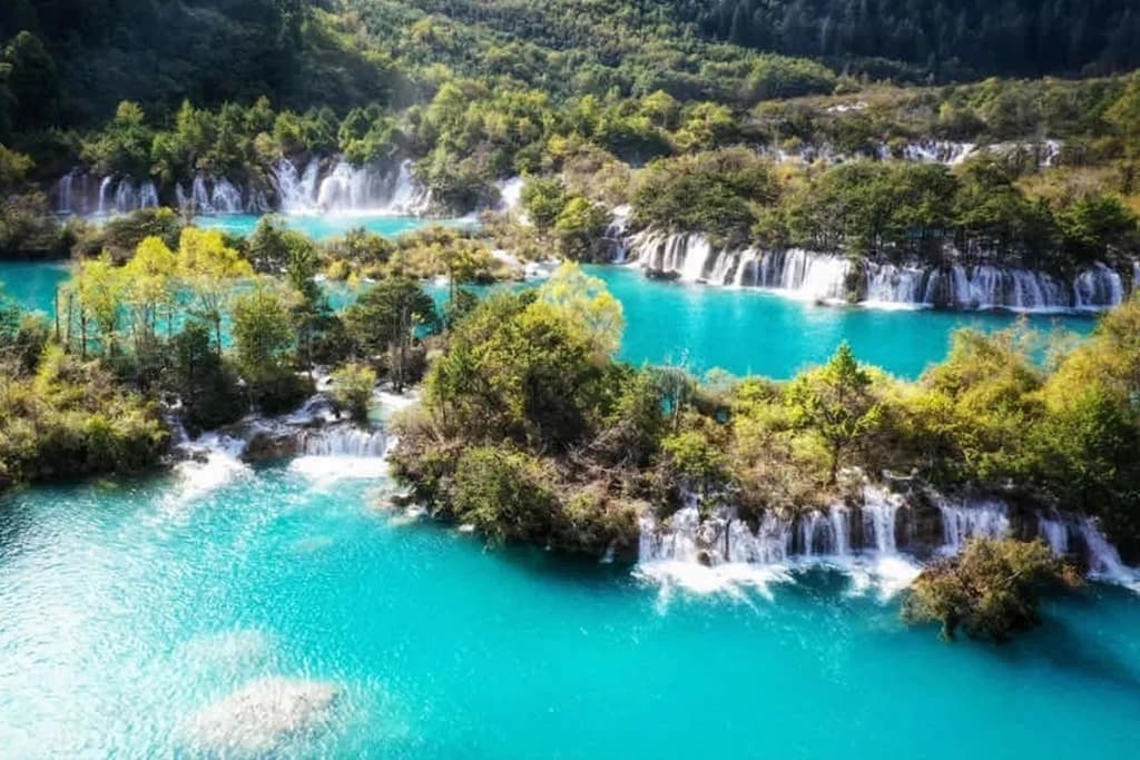 Jiuzhaigou Sparkling Lake (Huohua Hai)