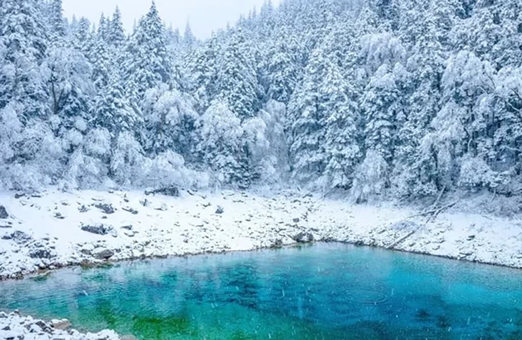 Jiuzhaigou Five-Color Pool (Wucai Chi)