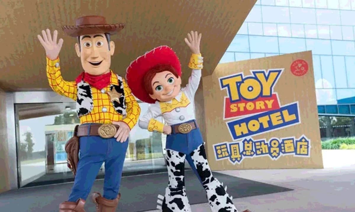 Where to Stay Near Shanghai Disneyland: Hotel Guide 2025