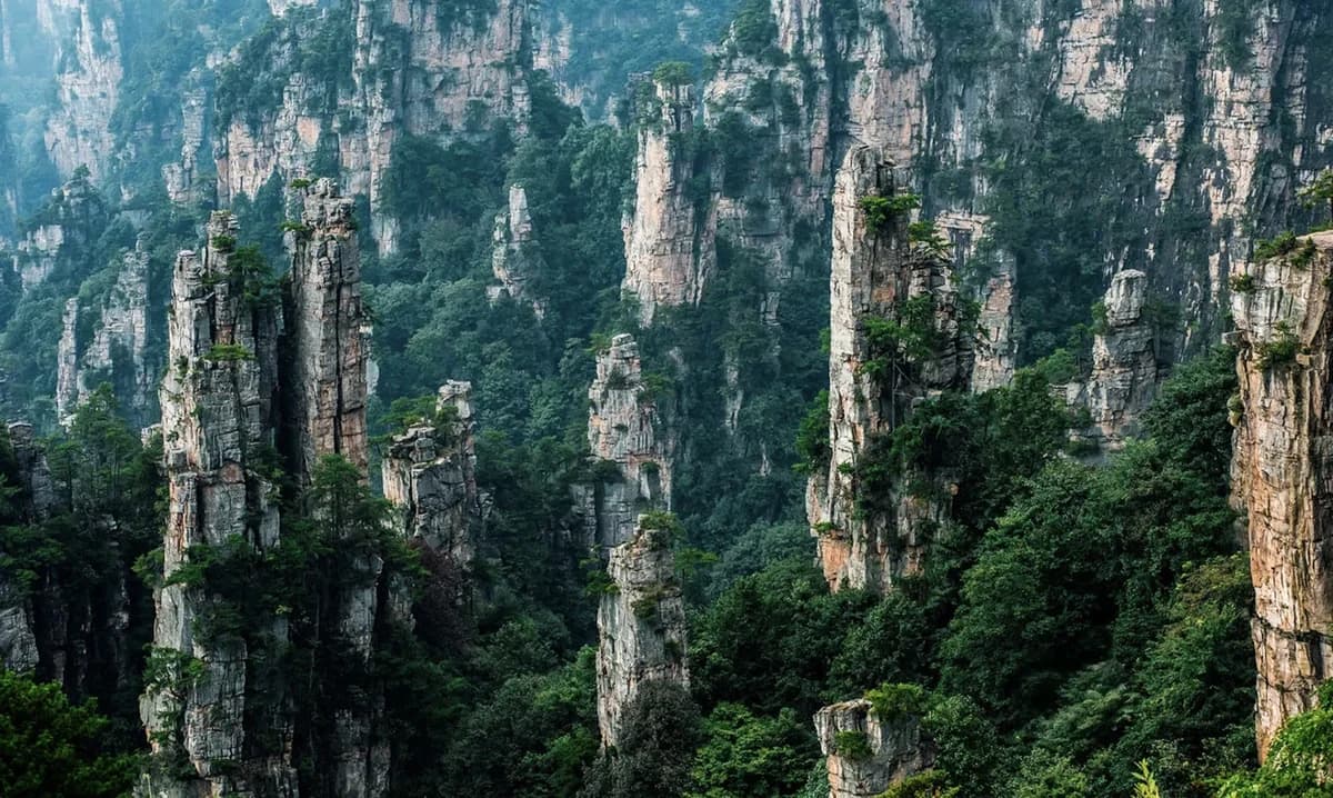 Zhangjiajie Travel Guide: Tianmen Mountain, National Forest Park & Grand Canyon