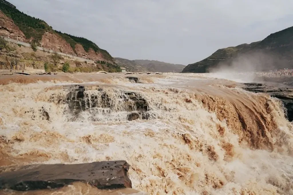 Hukou Waterfall(壶口瀑布, Húkǒu Pùbù)