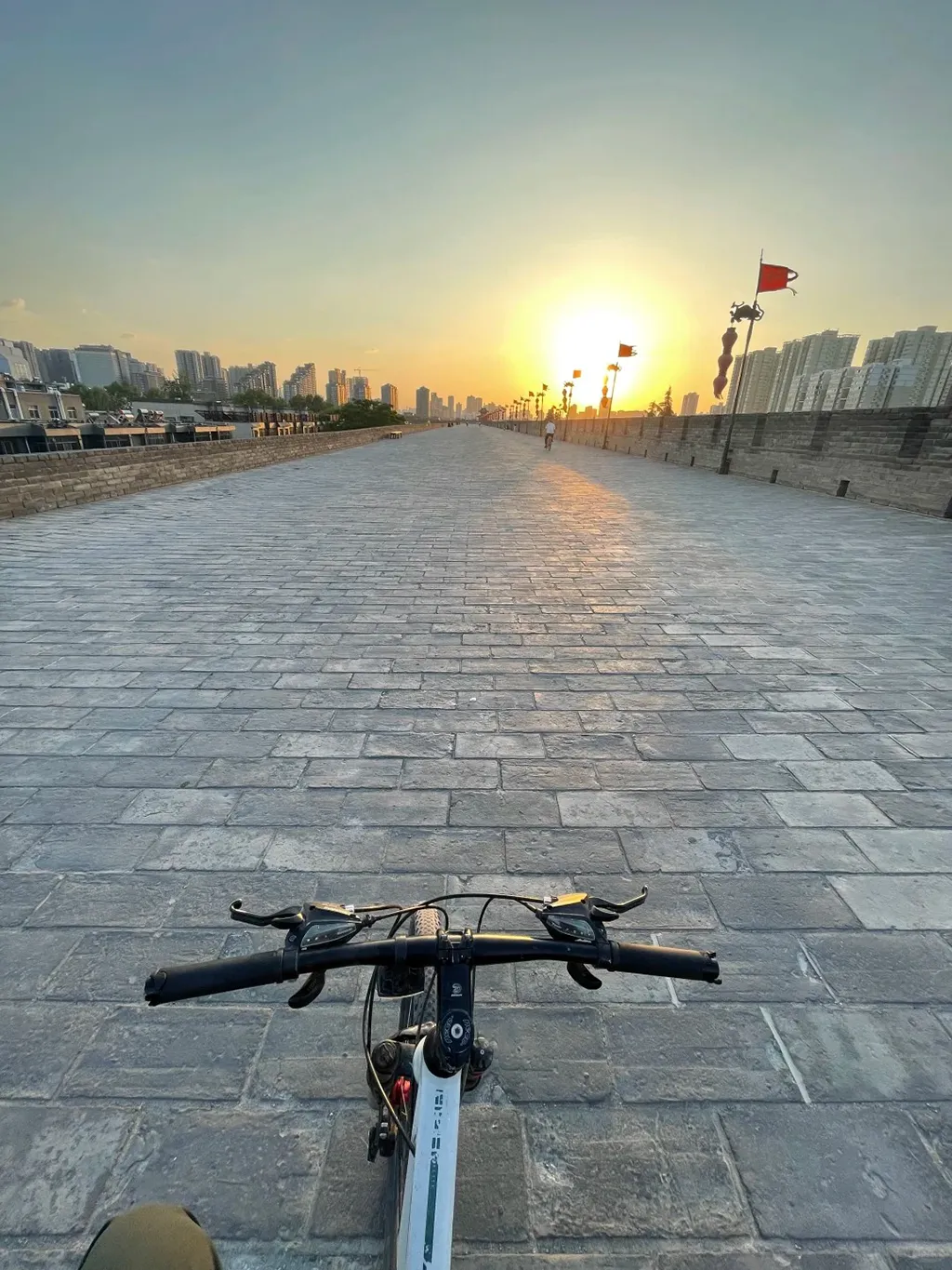 Xi’an Ancient City Wall Guide: Cycling, Gates & Tickets