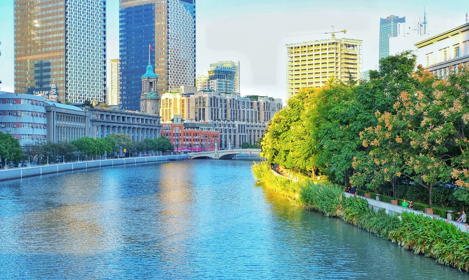 Shanghai Walking Guide: Explore Historic Streets on Foot