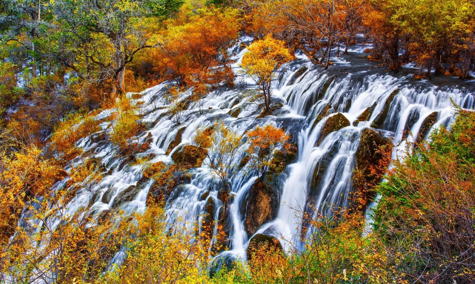 How to Travel to Jiuzhaigou: Transportation Options and Tips from Chengdu