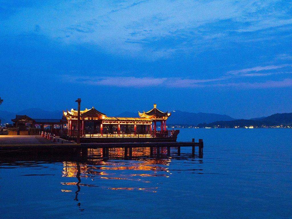 West Lake Night Tour